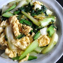 A picture of Bok Choy & Egg with Oyster Sauce.