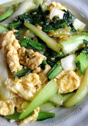 A picture of Bok Choy & Egg with Oyster Sauce.