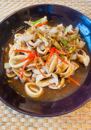 รูปของ หมึกผัดกะปิหวาน🦑