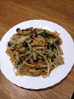 A picture of Pansit Gisado.