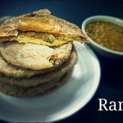 A picture of Fish kochuri.
