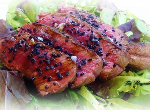 Foto di Tagliata di chianina con wasabi e riduzione di aceto balsamico e miele di acacia