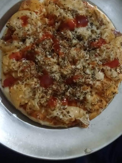 पिज़्ज़ा (pizza recipe in Hindi) रेसिपी मुख्य फोटो