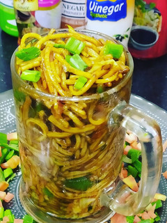 हक्का नूडल्स (Hakka Noodles recipe in hindi) रेसिपी मुख्य फोटो