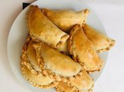 Una foto de empanadas criollas