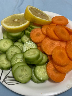 A picture of Carrot cucumbers salad.