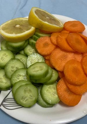 A picture of Carrot cucumbers salad.