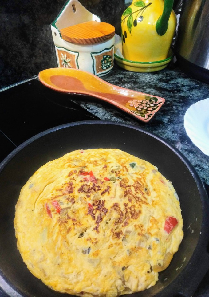 Una foto de Tortilla de patatas bien acompañadas