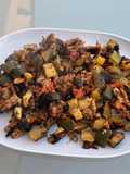 Veau mariné aux tomates, courgette et persil