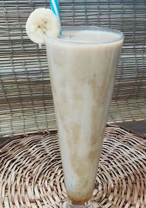 A picture of Caramel banana & almonds milkshake.