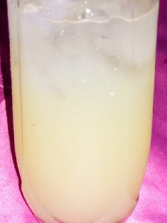 A picture of Pineapple and ginger drink.