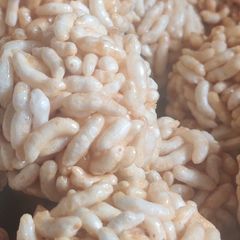 A picture of Murmura ladoo.
