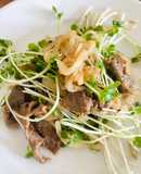 Cải mầm trộn thịt bò