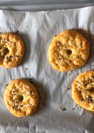 A picture of Everything Keto Bagel.