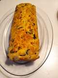 Pastel de patata, tomates y olivas negras