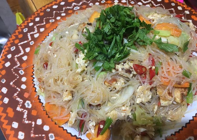 Bihun goreng pedas endesss
#stayathome#