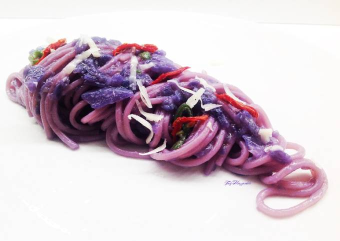Guida passo passo a Fai Veloce Spaghetto scanalato con cavolo viola piccante