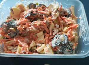 Una foto de Ensalada de manzana con zanahoria