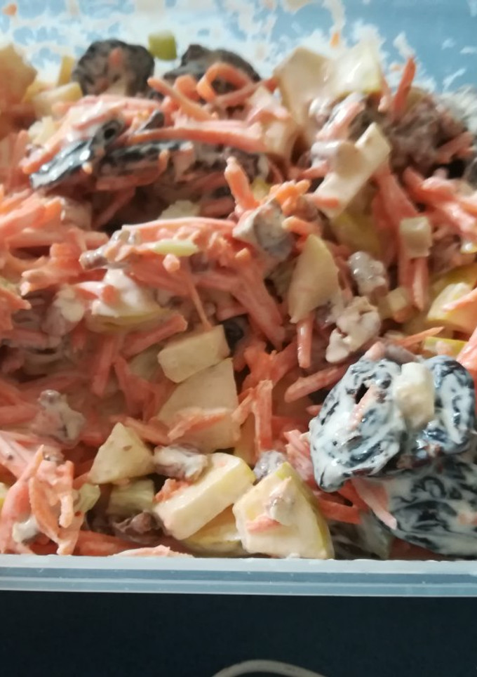 Una foto de Ensalada de manzana con zanahoria