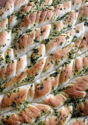 A picture of Twisted Garlic Bread.