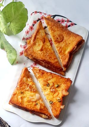 স্পাইসি এগ টোস্ট। রেসিপির প্রধান ছবি