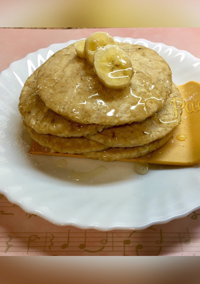 Una foto de Tortitas 🥞 de Requesón y plátano al horno