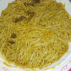 A picture of Taliyar Hausa (local pasta).