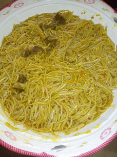 A picture of Taliyar Hausa (local pasta).