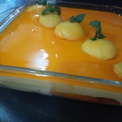 A picture of Mango trifle custard.