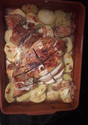 Una foto de Pollo relleno con jamón, mozzarella y aceitunas