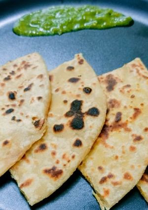 A picture of Chana Dal Paratha.