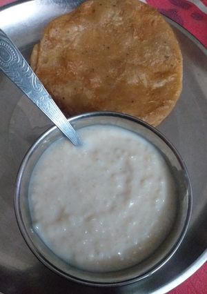A picture of Kheer poori.