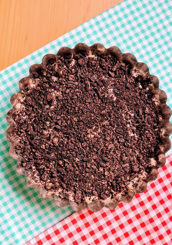 Una foto de Postre de queso crema y galletitas Oreo®