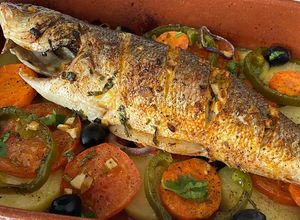 Foto de Robalo Assado ao Estilo Mediterrâneo