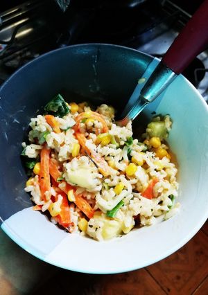 Una foto de Arroz integral a la crema con verduras salteadas