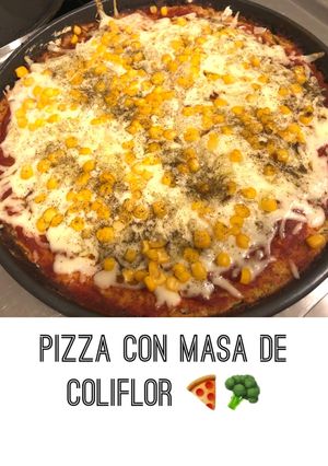 Una foto de Pizza con masa de coliflor