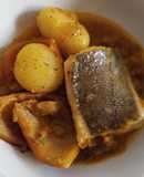 Merluza y sepia en salsa con patatas