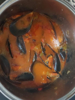 Una foto de Mejillones en salsa de pimientos
