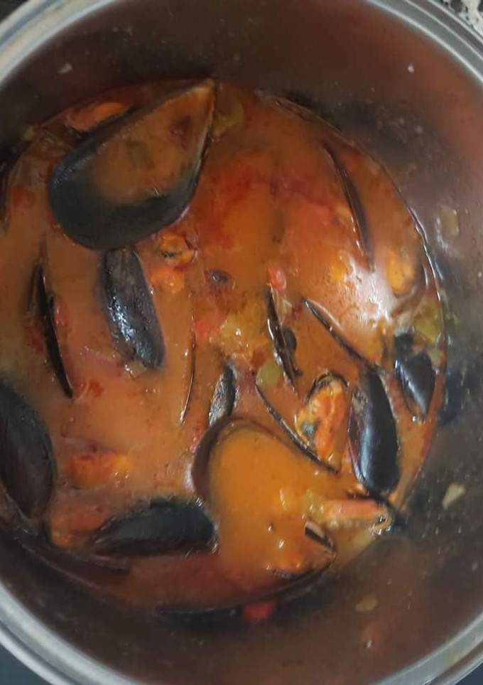 Una foto de Mejillones en salsa de pimientos