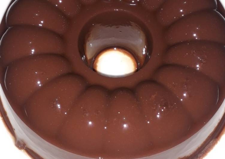 Chocolate pudding with vla sauce