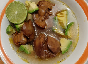 Una foto de Caldo de higaditos de pollo 🐥
