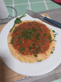 Una foto de Harina de maíz con Salsa.🌽