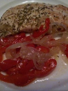 Una foto de Pechuga de pavo al horno con pimiento