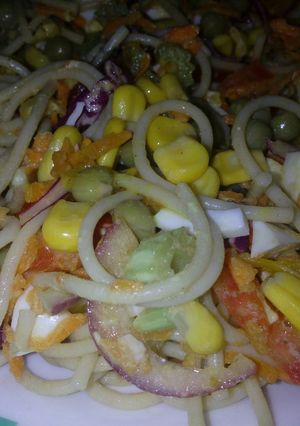 Una foto de Pasta integral con verduras para el verano