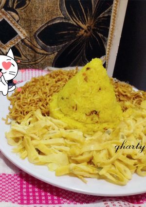 Foto resep Nasi kuning ricecooker simple