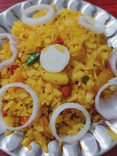 पोहा (Poha recipe in Hindi) रेसिपी मुख्य फोटो
