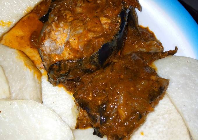 Fried yam with fish peppered soup