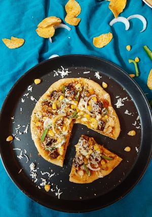 চিকেন পিজ্জা (chicken pizza Recipe in Bengali) রেসিপির প্রধান ছবি