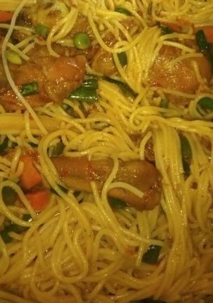 A picture of Super gatte with chicken green beans &Caroot.