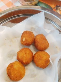 Sajtgolyó recept fotója